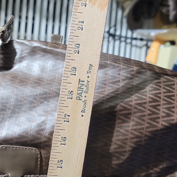 💰AUTHENTIC MARIO VALENTINO "V" LOGO LARGE TRAVEL TOTE BAG PVC/LEATHER BROWN GUC - Picture 17 of 17